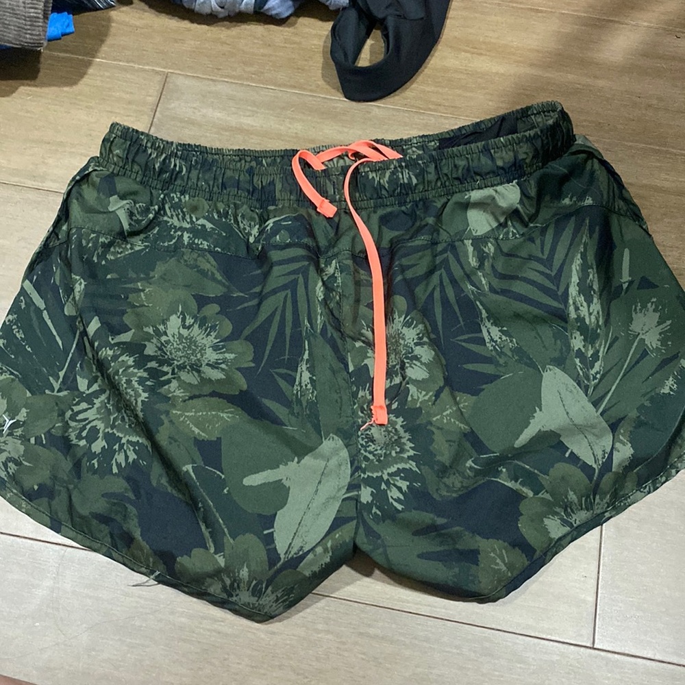 Old Navy active green tropical workout shorts
